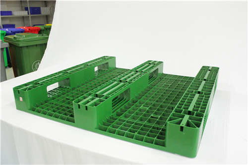 四川成都專業塑料托盤廠家 現貨供應堆碼上貨架托盤